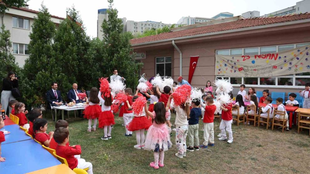 Rektör Sözbir anaokulu öğrencileriyle buluştu