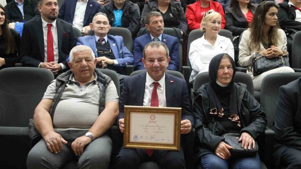 Tanju Özcan: 