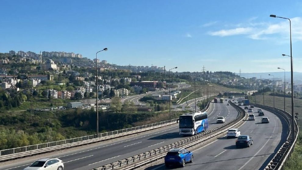 TEM Otoyolu’nun Kocaeli geçişinde akıcı bayram trafiği yoğunluğu