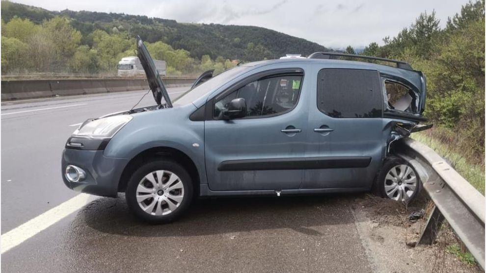 Rüzgarlar Köprüsü Mevkiinde Tek Taraflı Trafik Kazası: 3 Yaralı Kurtarıldı