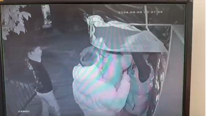 Bolu'da Boks Makinesine Zarar Veren Gençler Güvenlik Kamerasına Yakalandı