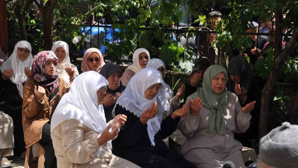 Kutsal topraklara dualarla uğurlandılar