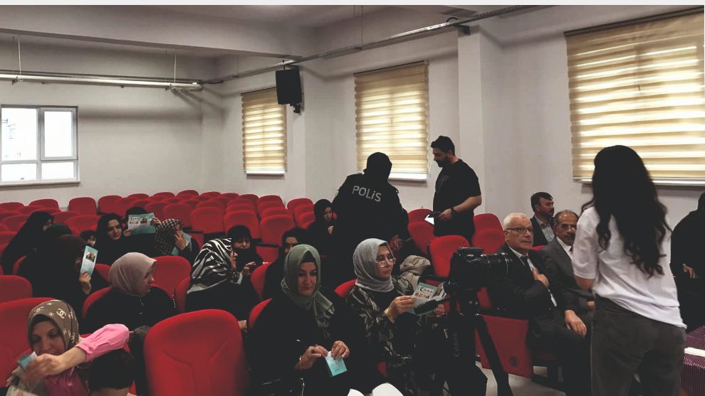 Yeniçağa'da Vatandaşlara İnternet Dolandırıcılığıyla Mücadele Semineri
