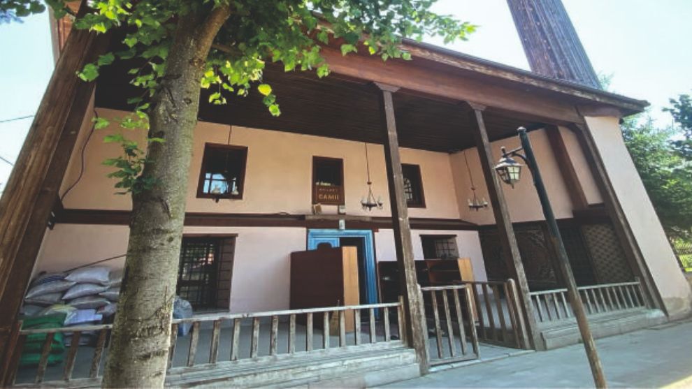 4 asırlık camii 3 ay ibadete kapatıldı