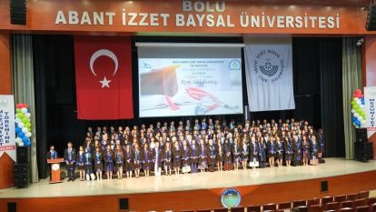 BAİBÜ Tıp Fakültesinde Mezuniyet Törenine Bolu valisi katıldı