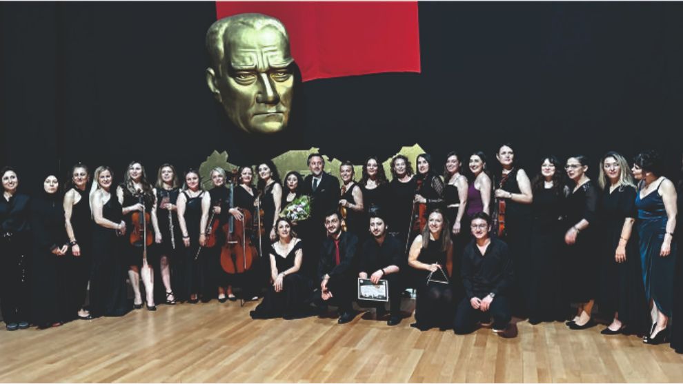 Bu orkestra ayakta alkışlanır hepsi baibü mezunu