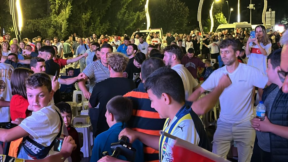 Bolulular çeyrek finali oyun havasıyla kutladı