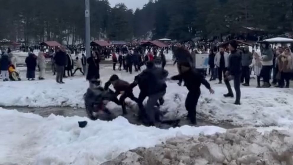 Bolu'da hamsi festivalinde yumruklar havada uçuştu