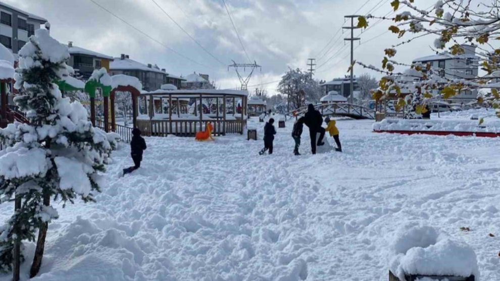 Bolu'da okullara kar tatili