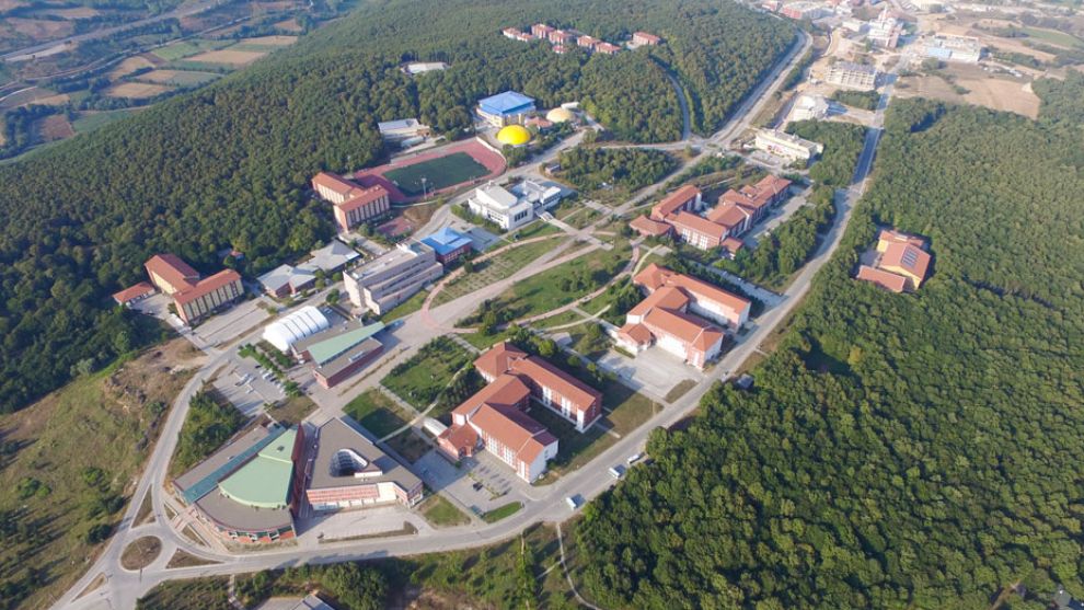 KAMPÜSTE SONBAHAR GÜZELLİĞİ FOTOĞRAFLANDI