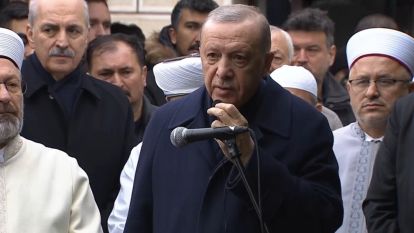 Cumhurbaşkanı Erdoğan, otel yangınında ölen ailenin cenazesine katıldı