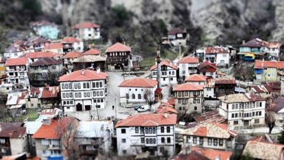 MUDURNU DA 18.360 KİŞİ , TAŞKESTİ BELDESİNDE İSE 2374 KİŞİ YAŞIYOR...