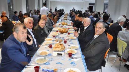 İl Genel Meclisi Başkanı  Ekrem Çetinkaya ve Meclis Üyesi Zerrin Yavuz Açıkalın'ın İftarı kalabalıktı...