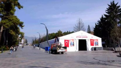 MEYDANDA İFTAR ÇADIRI KURULDU