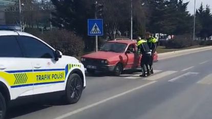 Trafik polisleri faciayı önledi