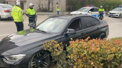 Yayaya yol veren araçla çarpıştı: 1 yaralı