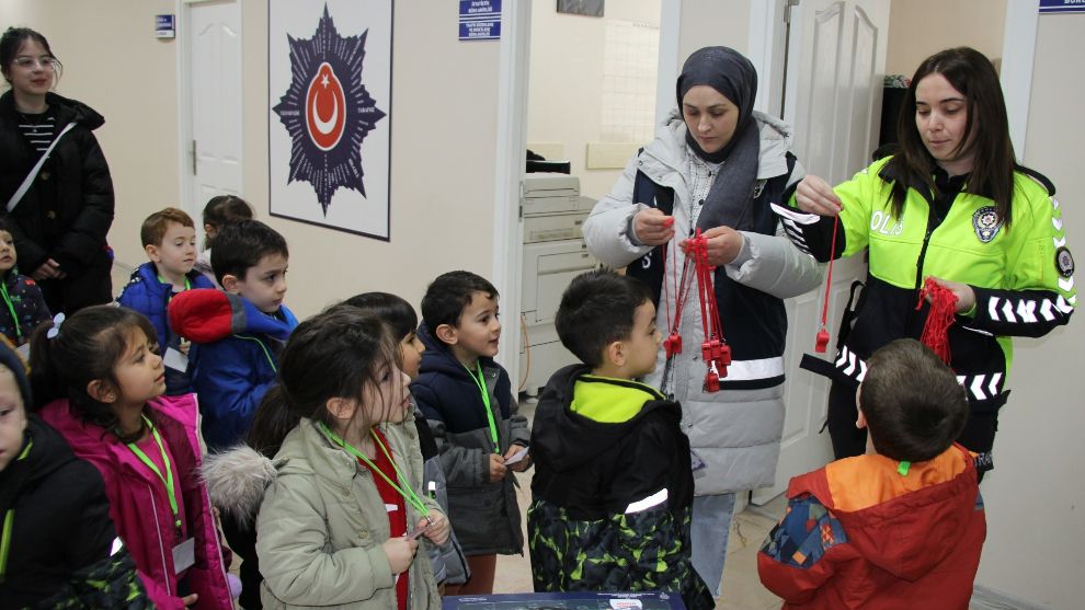 Minik öğrencilerden Emniyet Müdürlüğüne ziyaret