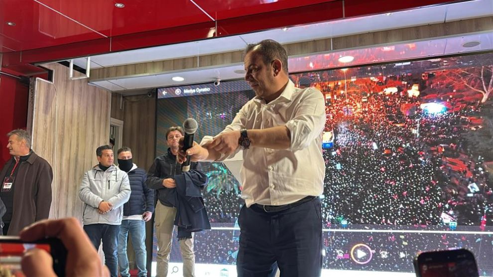 Özcan'da İmamoğlu gibi kolları sıvayıp konuştu