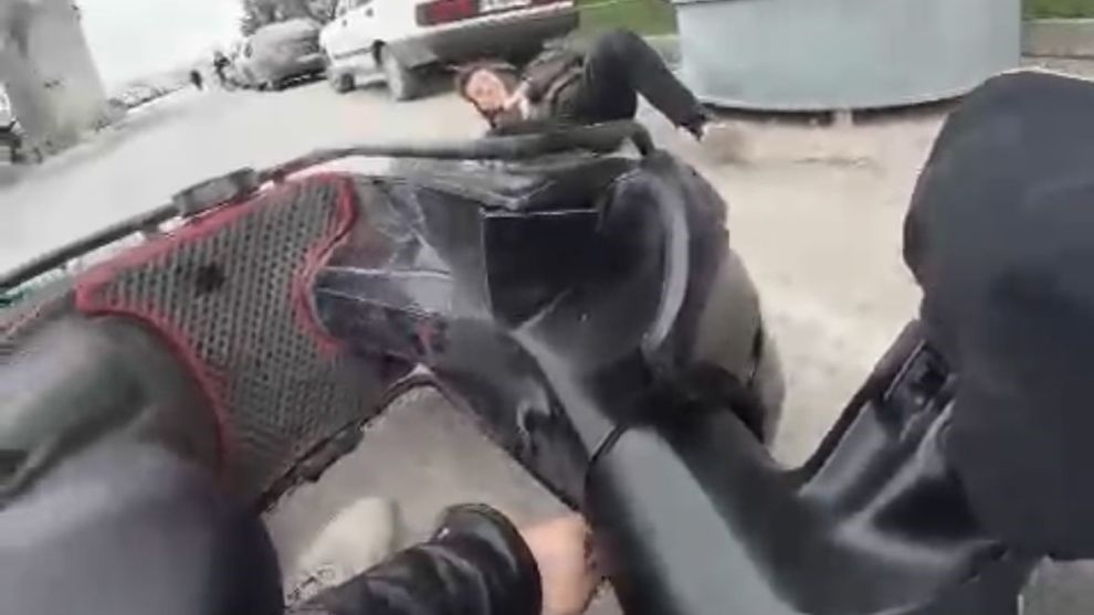 Ters yola giren motosiklet yayaya çarptı: Yaya, 