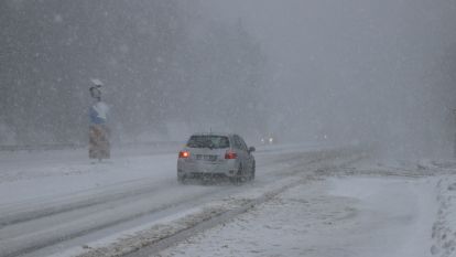 Bolu Dağı'nda yoğun kar ve sis etkili oluyor