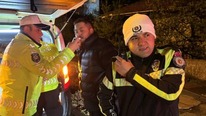 Uygulama noktasında trafik polislerinin fark etmesiyle cezadan kaçamadı