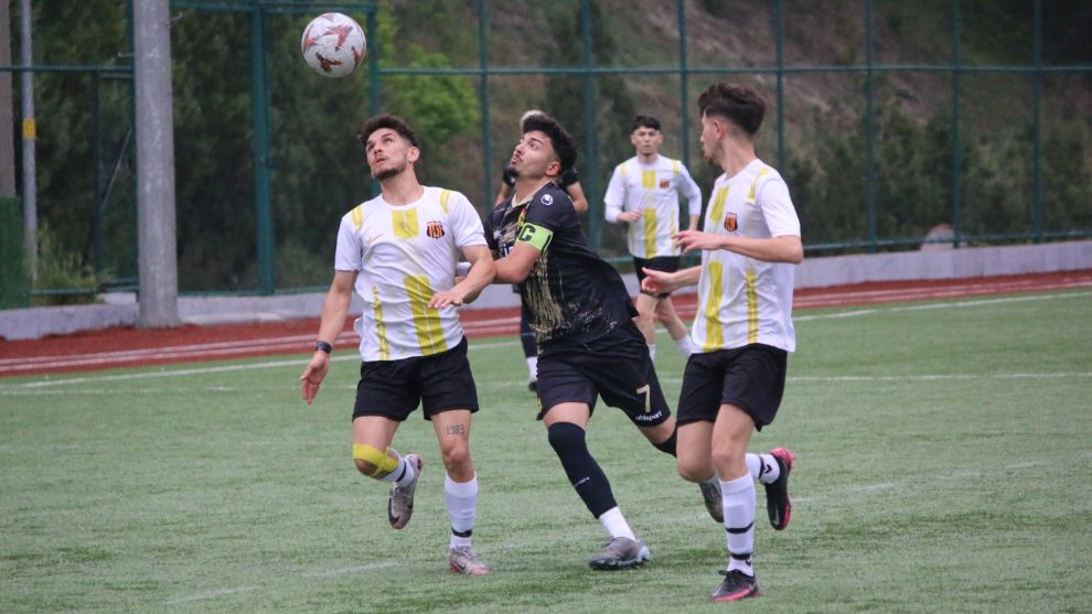 Kıbrıscıkspor U18 Türkiye Futbol Şampiyonasında top koşturacak