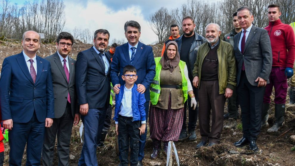 Vali Aydın, “İzzet Baysal Uygulama, Araştırma ve Hatıra Ormanı”nda Fidan dikti...