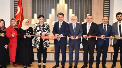 AİBÜ'de "Ebru Sergisi" ilgi çekti...