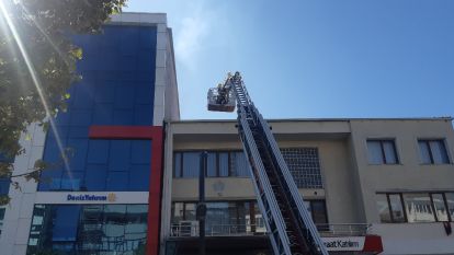 Yangın itfaiye ekiplerince büyümeden söndürüldü