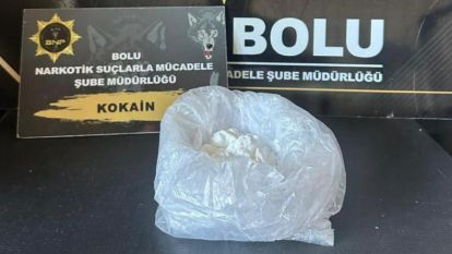 Bolu'da aracın gizli bölmesinden 102 gram kokain çıktı: 3 tutuklama