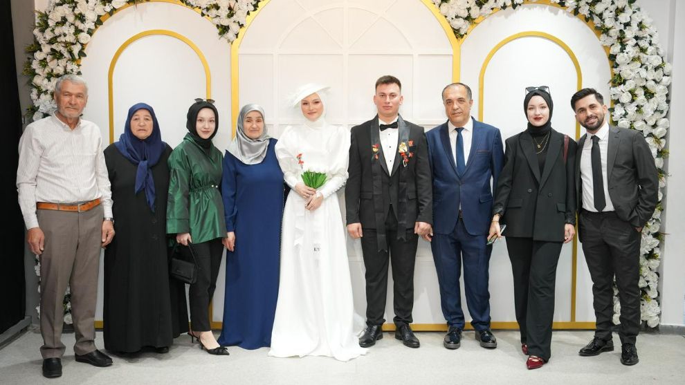Başkan Özel'in Kızı Görkemli Bir Törenle Evlendi