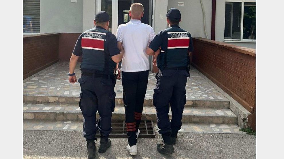 Bolu Jandarma Komutanlığı Kesinleşmiş Cezası bulunan Şahsı yakaladı...