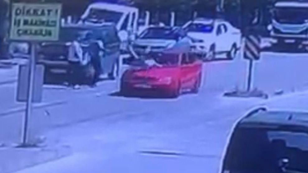 Bolu'da yola aniden çıkan 7 yaşındaki çocuğa otomobil çarptı