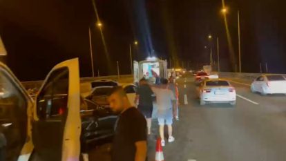 Bolu'da Gece Saatlerinde Zincirleme Kaza 4 Araç Birbirine Girdi