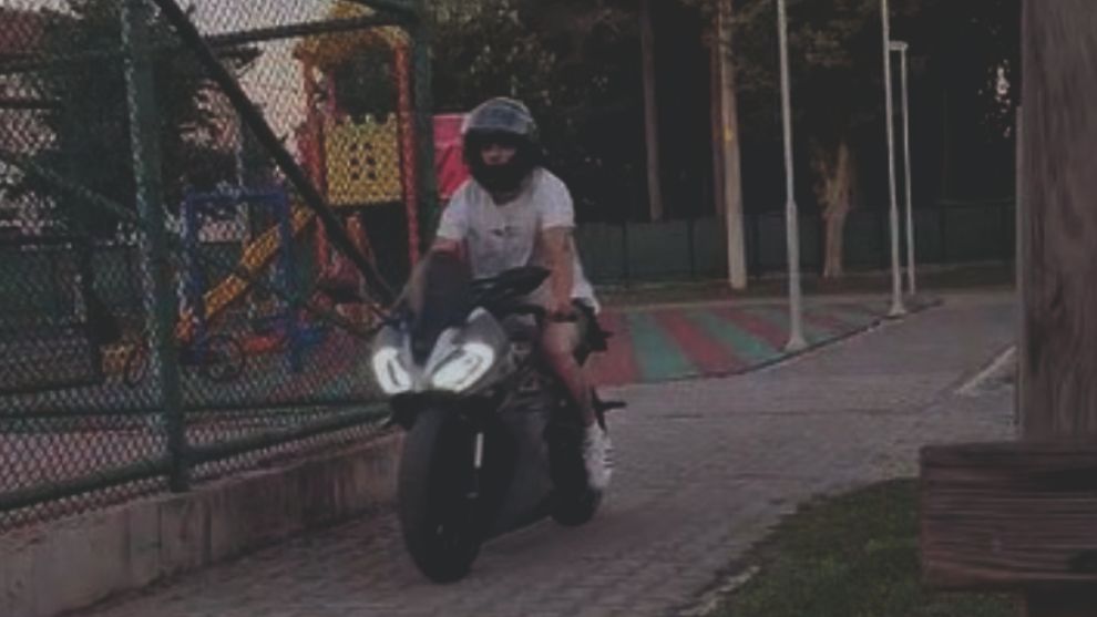Çocuk Parkı Motor Pistine Döndü! Aileler İsyanda