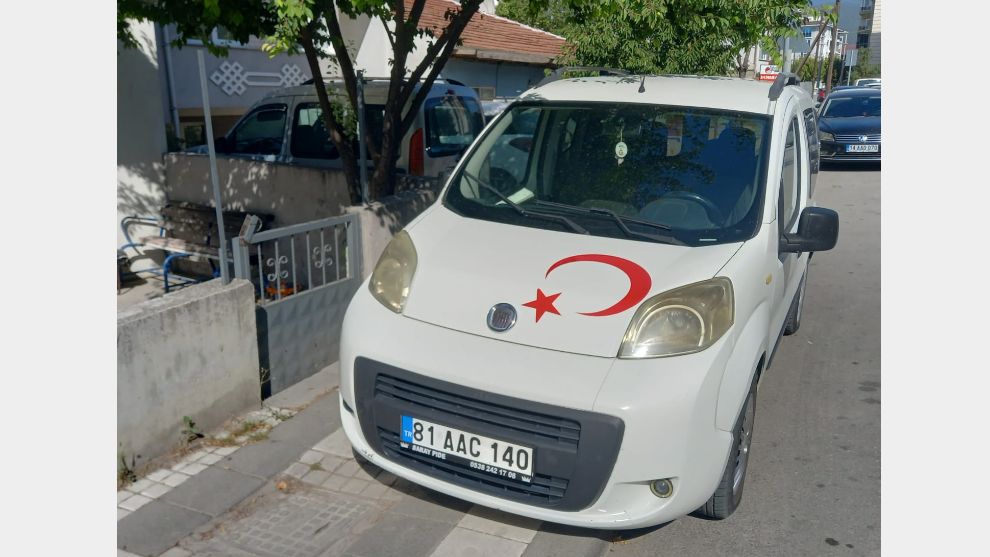 Kapı girişine ve kaldırımlara park yapılmaz...