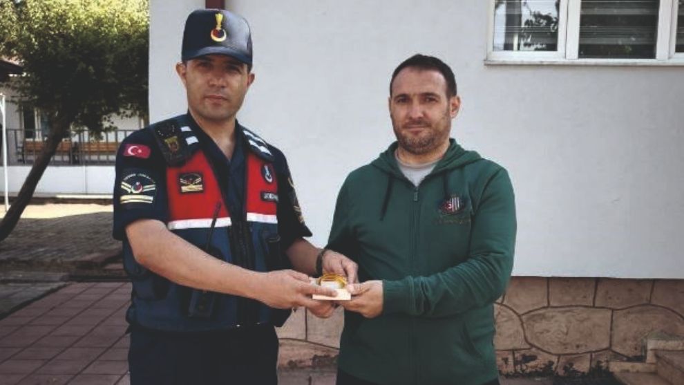 Nişan hatırası altınları kurtardı