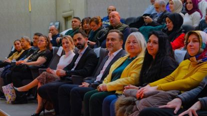 Bolu'da "Karışık Kaset 2" konserine yoğun ilgi