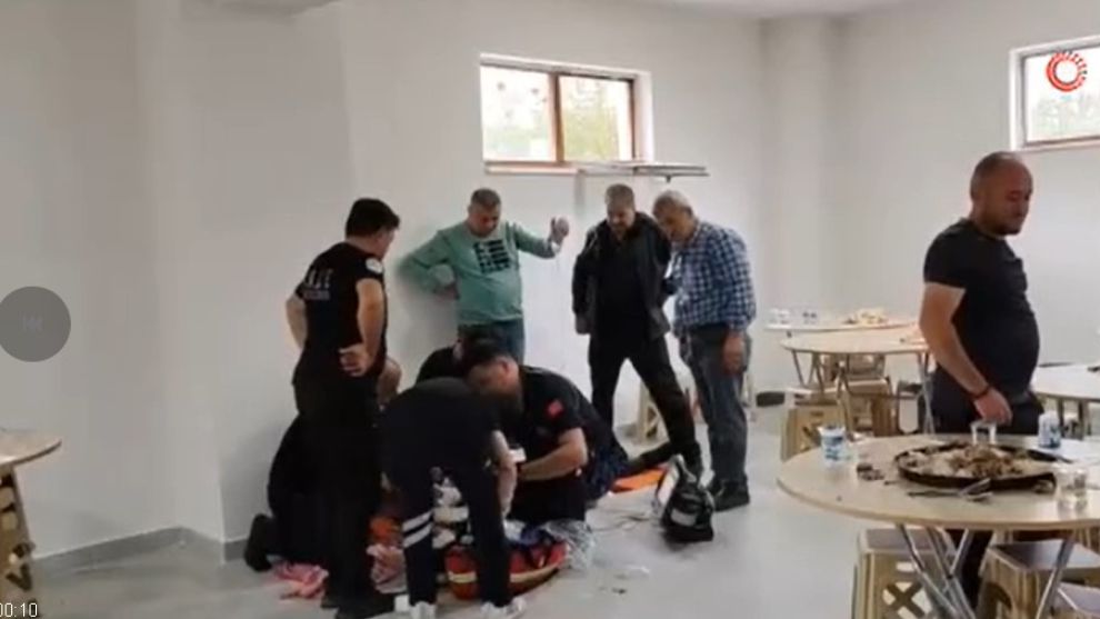 Yediği et nefes borusuna kaçan kişinin kalbi durdu