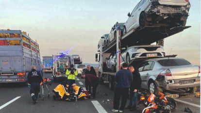 Motosiklet emniyet şeridinde duran tıra çarptı: 1 yaralı