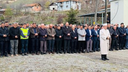 Onlarca kişinin mezar yeri taşınmıştı, gıyabi cenaze namazı kılındı
