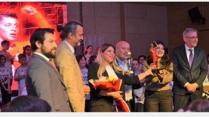 Yılın Sporcusu Ödülü Arda Güler'in Anne- Babasına Verildi...