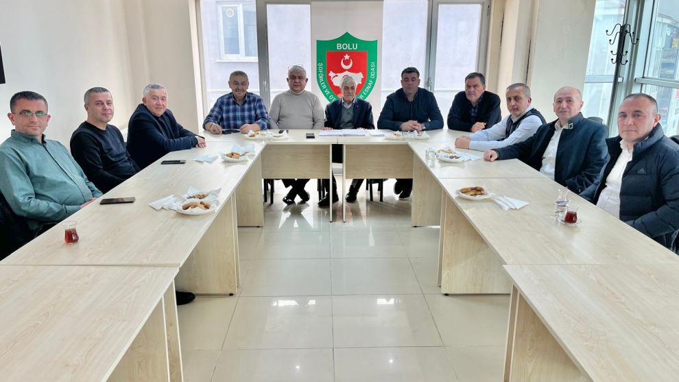BOLU ŞOFÖRLER VE OTOMOBİLCİLER ESNAF ODASI’NIN YENİ YÖNETİMİ İLK TOPLANTISINI GERÇEKLEŞTİRDİ