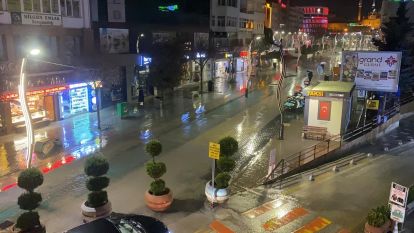 Bolu'da sağanak yağış ve yüksek kesimlerde kar etkili oluyor
