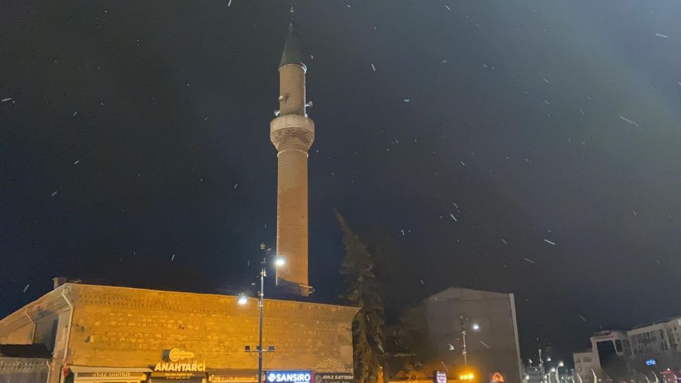 Bolu'da kar yağışı etkili oluyor