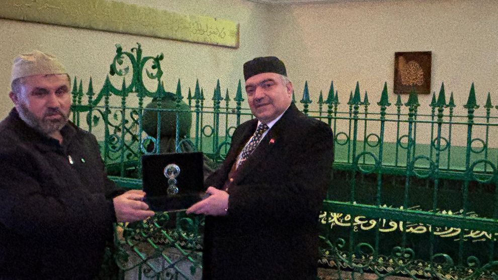Bolu'da Seyyid Ümmi Kemal Türbesi'ne Sakal-ı Şerif bağışlandı