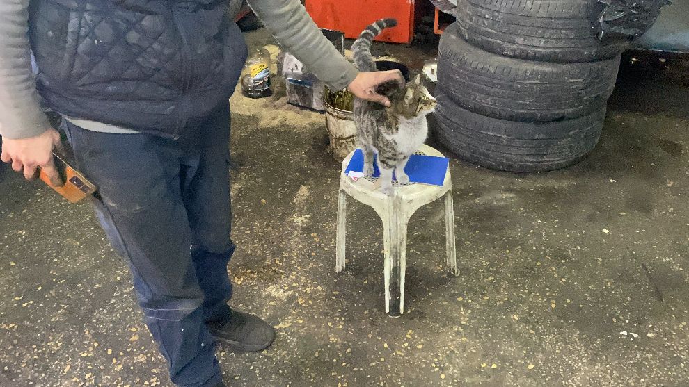 Oto tamircisinin en sadık çırağı 