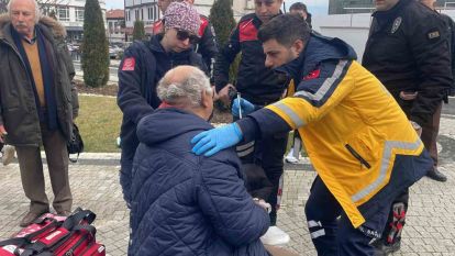 Bolu'da bankta oturan erkeğe sözlü tacizde bulunduğu iddia edilen yaşlı adam darp edildi