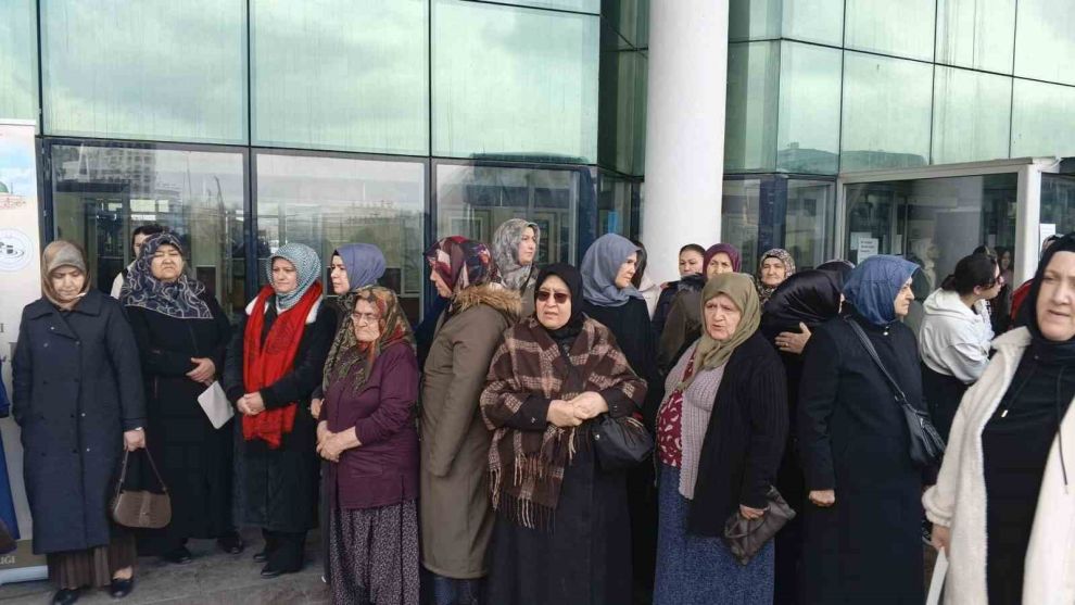 Bolu'da Şevval umresi için 25 kişilik kafile dualarla uğurlandı
