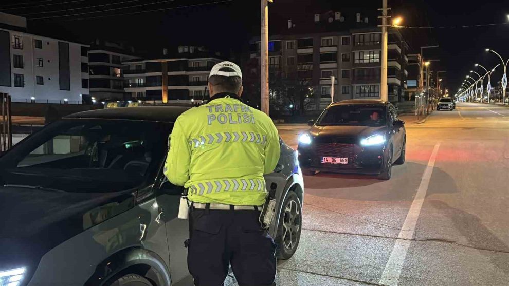 Bolu'da trafik denetimlerinde 4 bin 546 sürücüye ceza kesildi